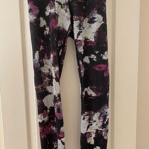 Lululemon. Size 6. High rise Wunder under